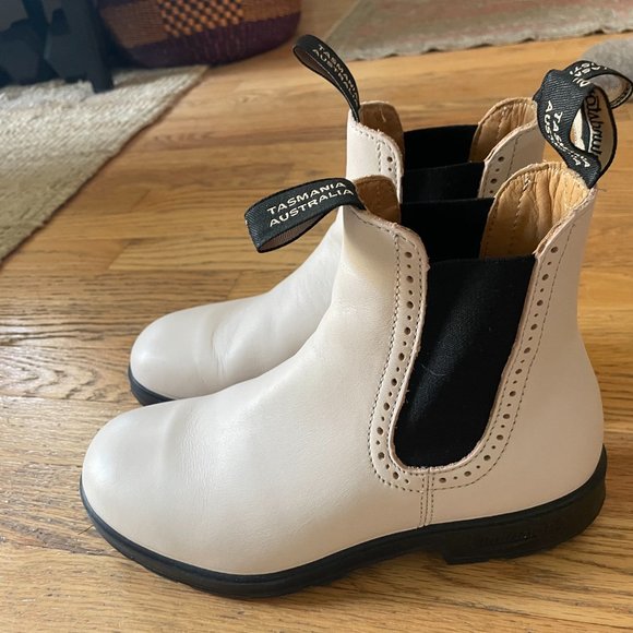Blundstone Women's Light Tan and Black Ankle Boots - Picture 6 of 12